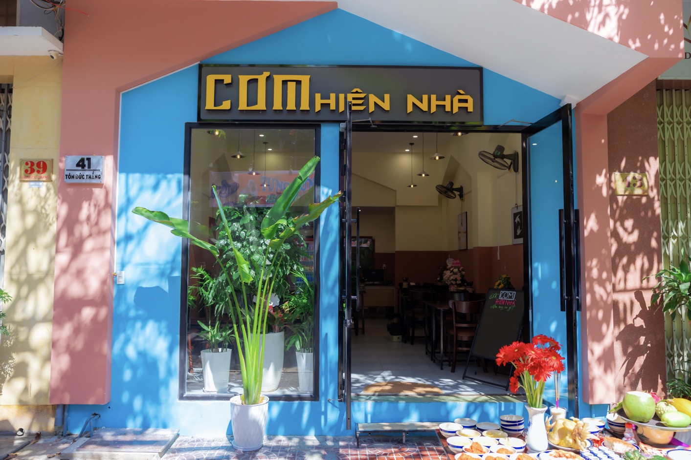 Không gian bên trong Cơm Hiên Nhà