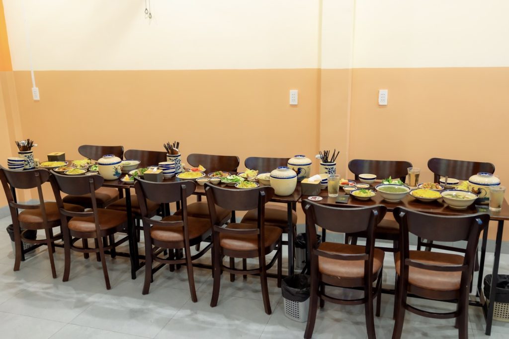 Cơm nhà Quy Nhơn: vì sao nhiều người thích kiểu menu thay đổi mỗi ngày?